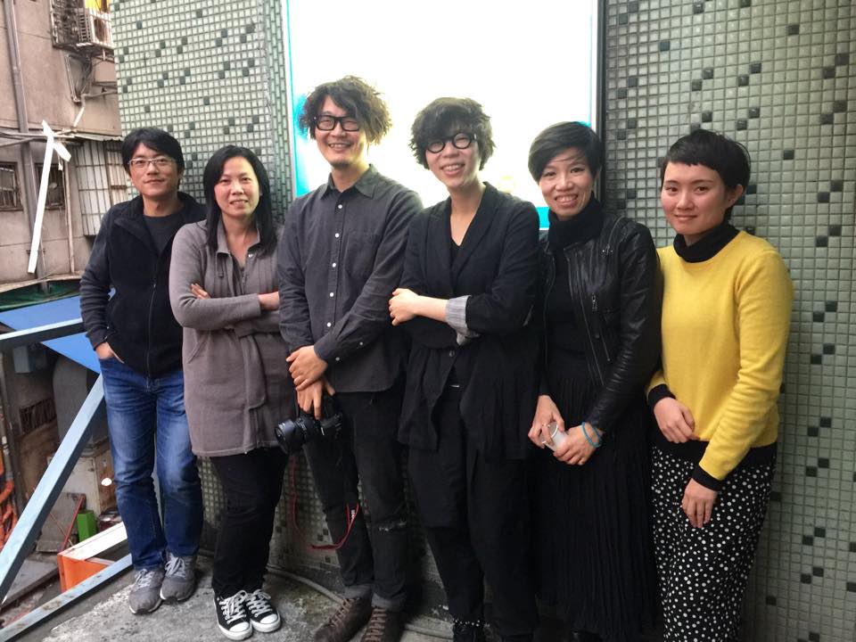 為何每當我們憶起心愛的，眼底總是一陣風吹沙？