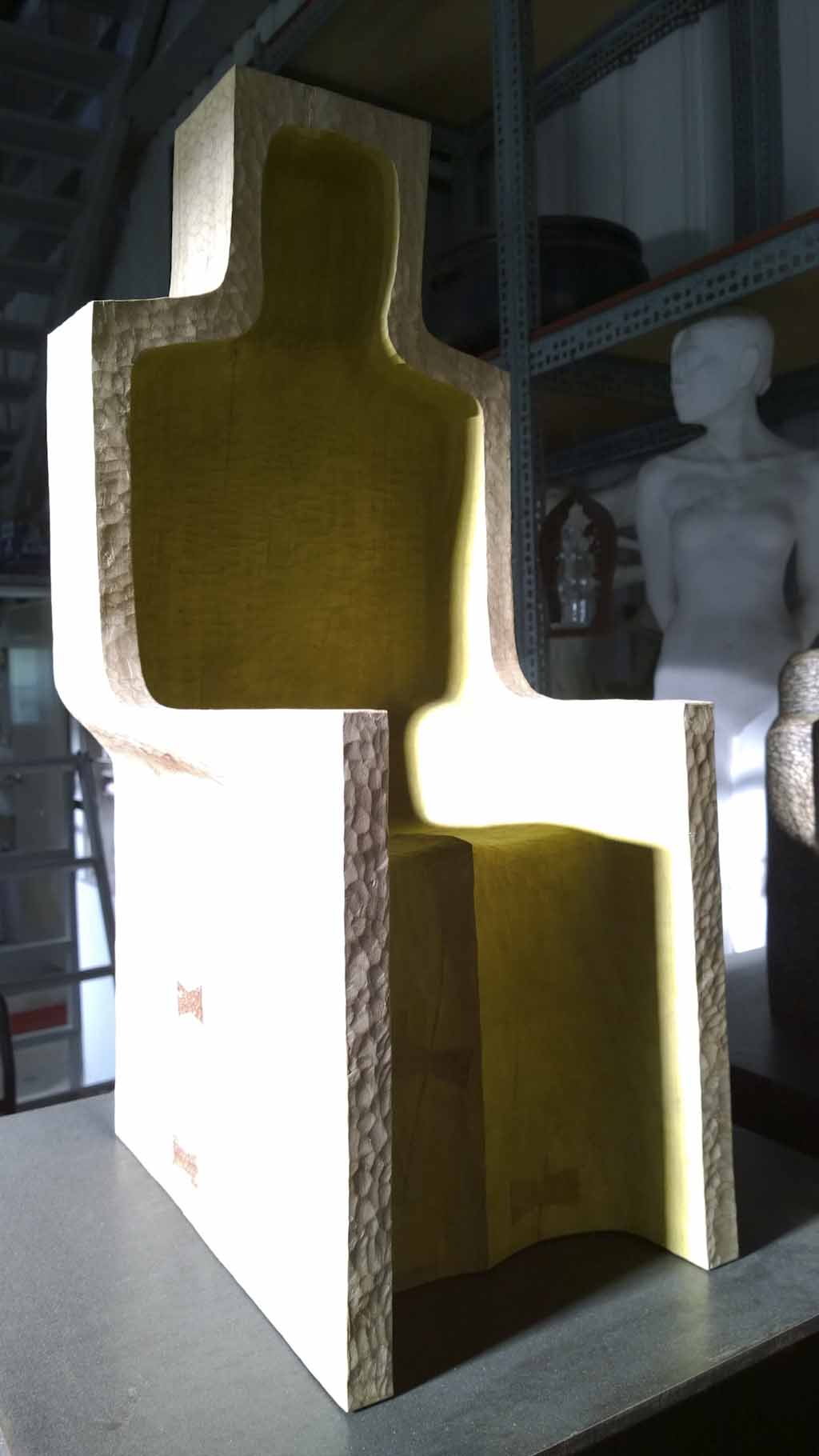 2013-自刻像065-樟木-680x260x350mm-2