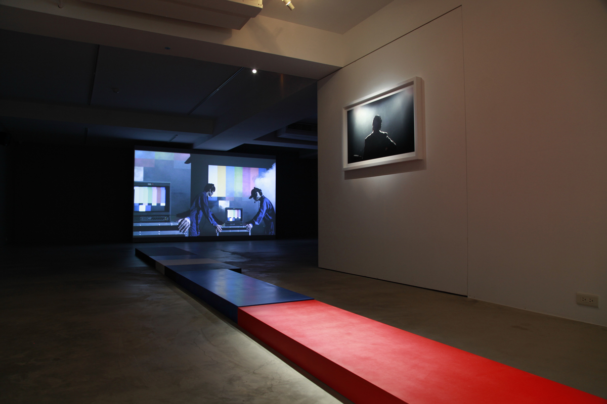004-View-of-the-exhibition-of-The-Upcoming-Show-VT-Artsalon