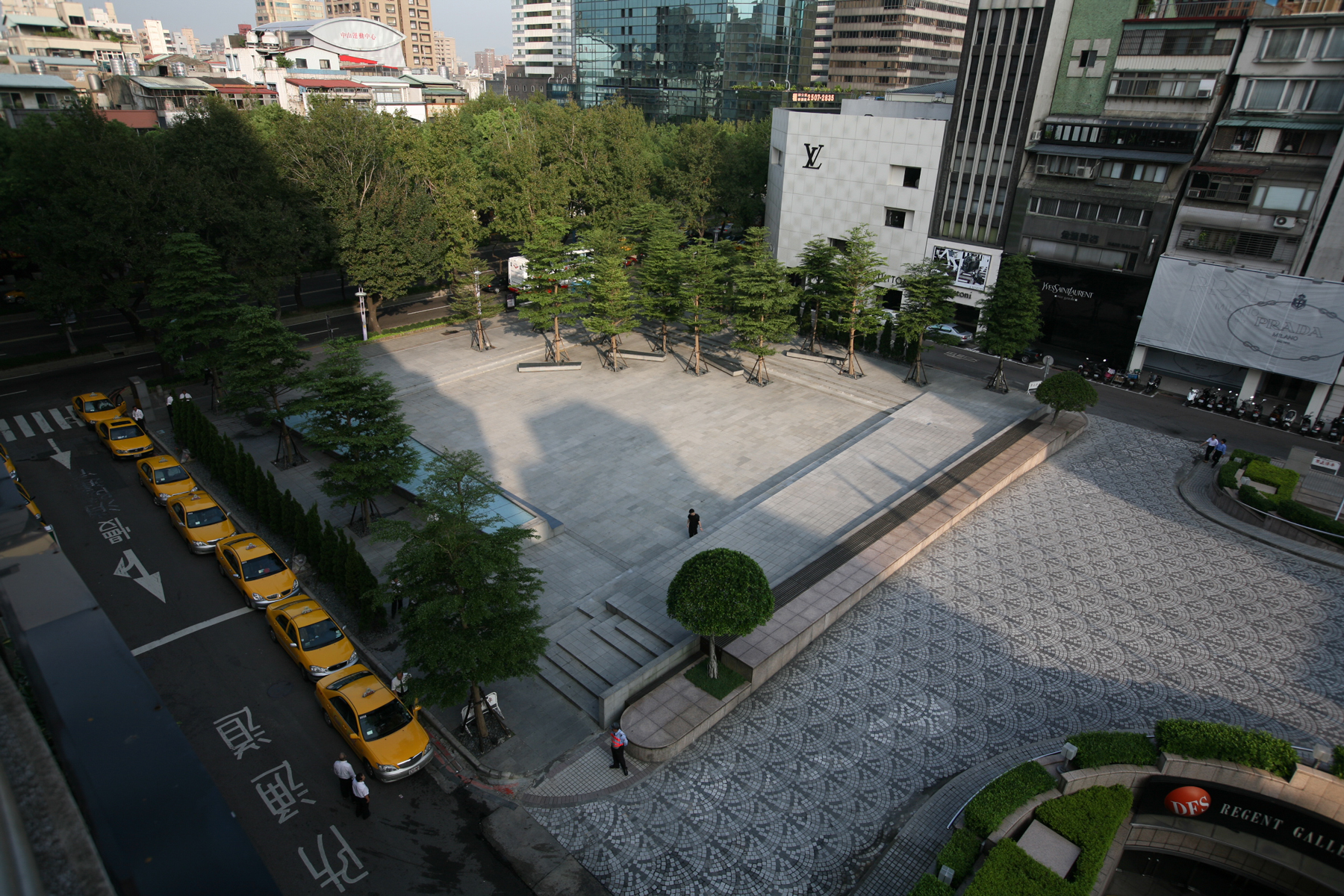 20081029_Square_03