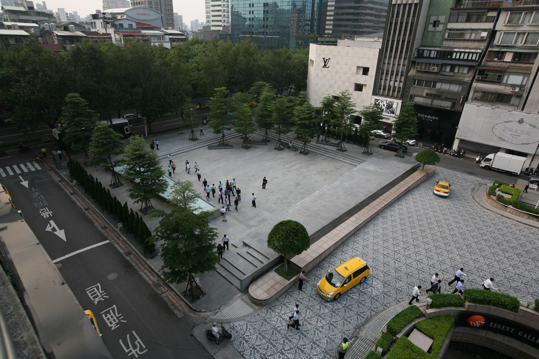 20081029_Square_04