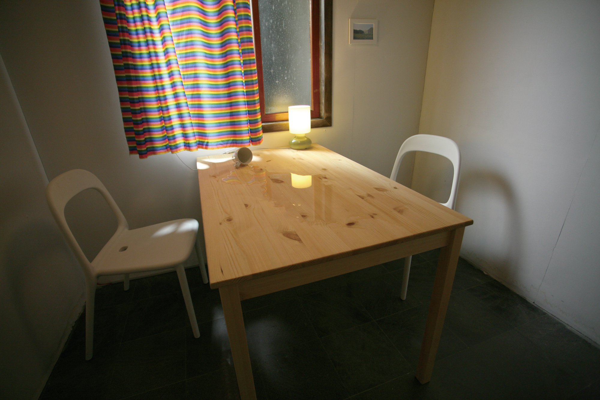 2008_Watching-Dust-In-The-Sunlight-1405_Installation-View-04