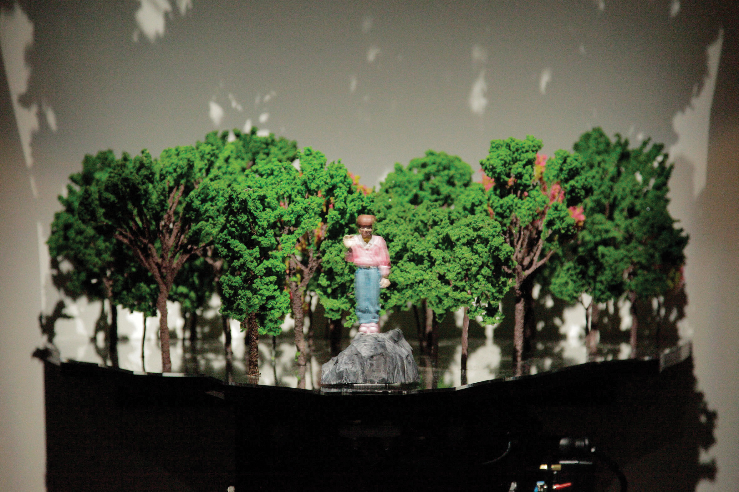 2012_Mini-Worlds-The-Cliff_Installation-View-03