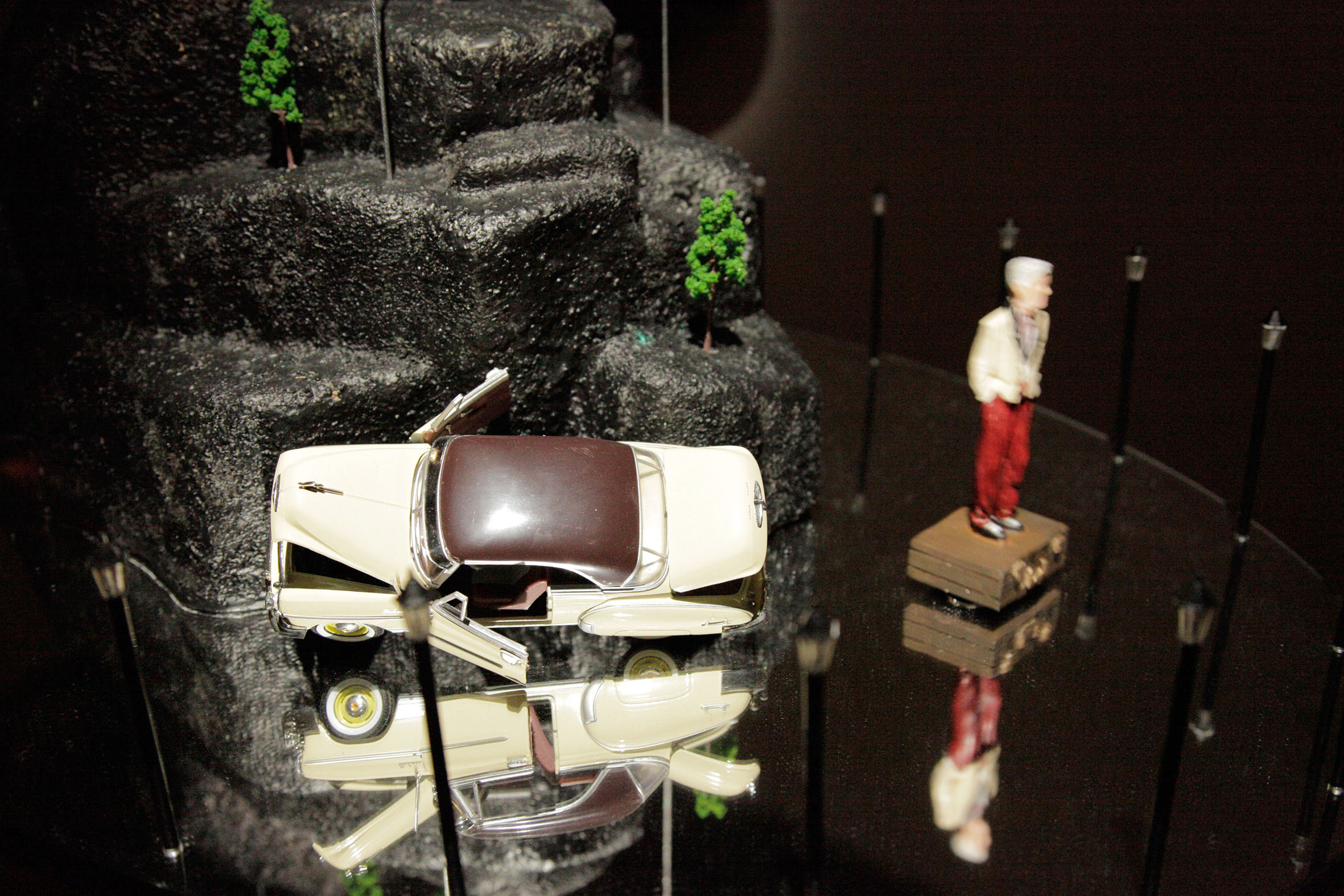 2012_Mini-Worlds-The-Highway_Installation-View-03