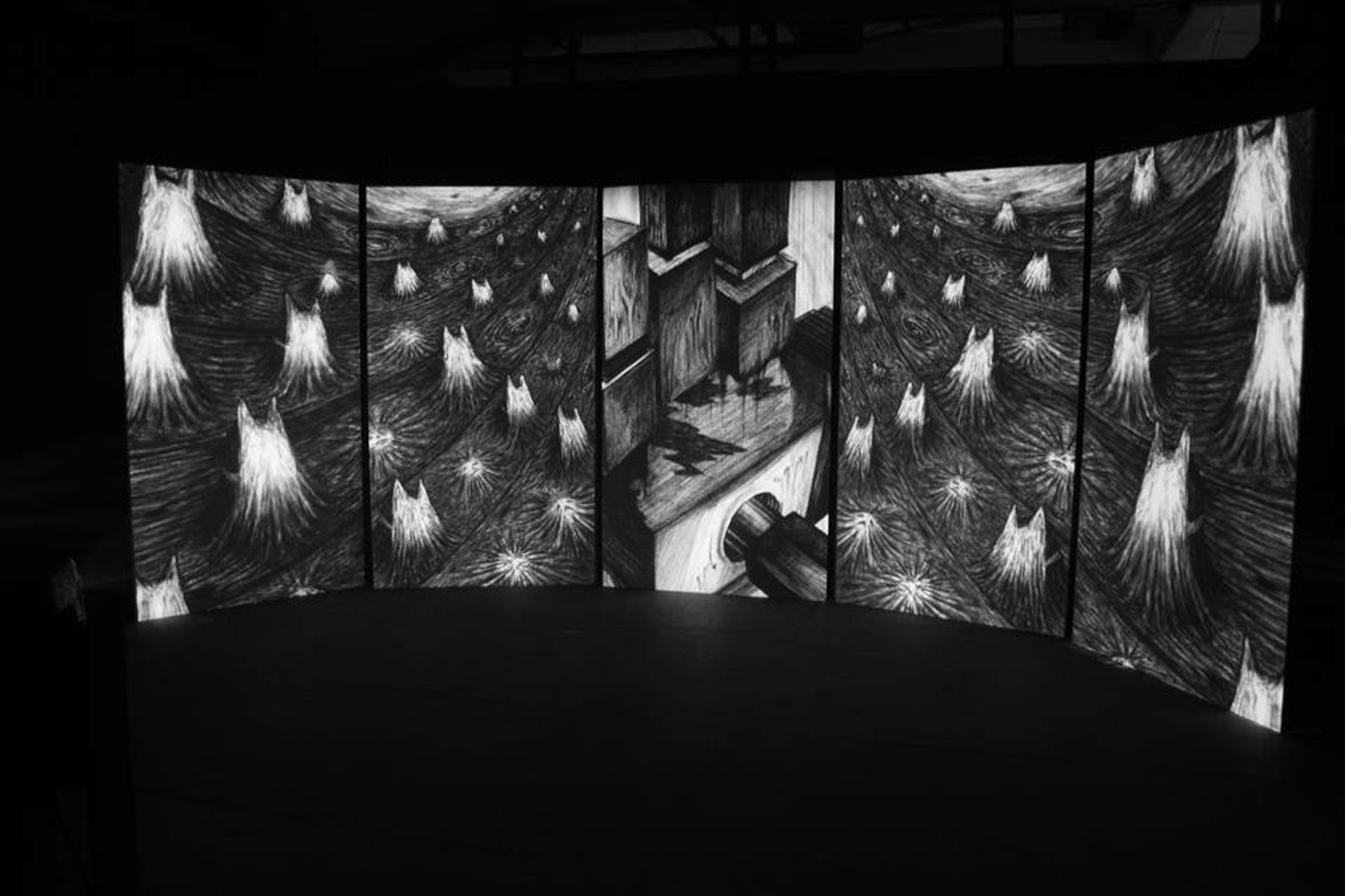 陰極射線管的神祕儀式-03-Installation-Video