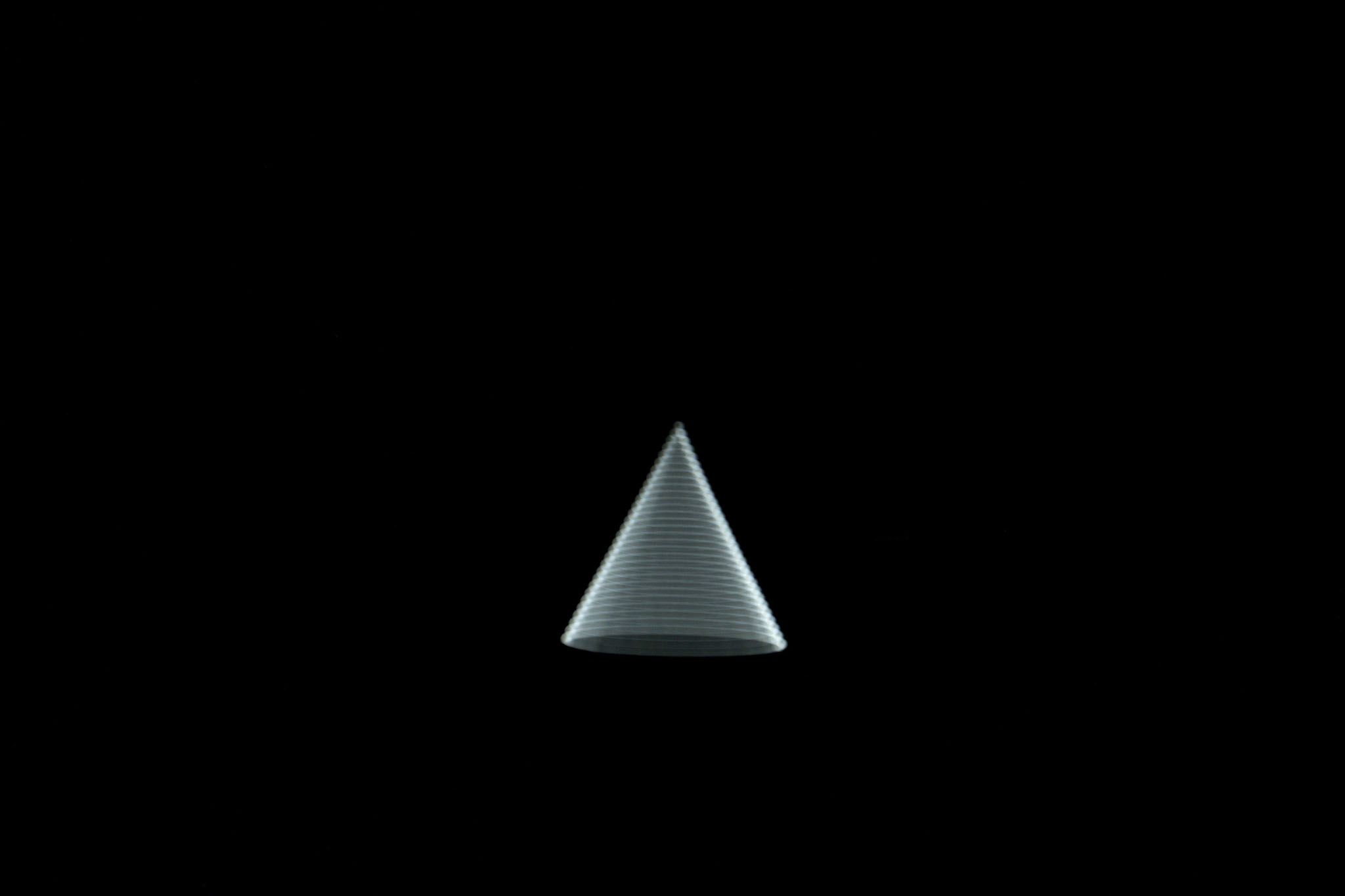光・體–圓錐