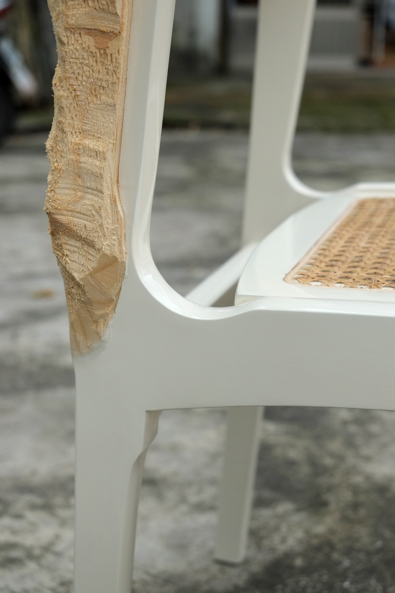 2013_我那在椅子上的房子_1_Thats-my-house-above-the-chair_1_004_2400