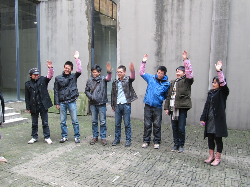 800px-HandsUp_2