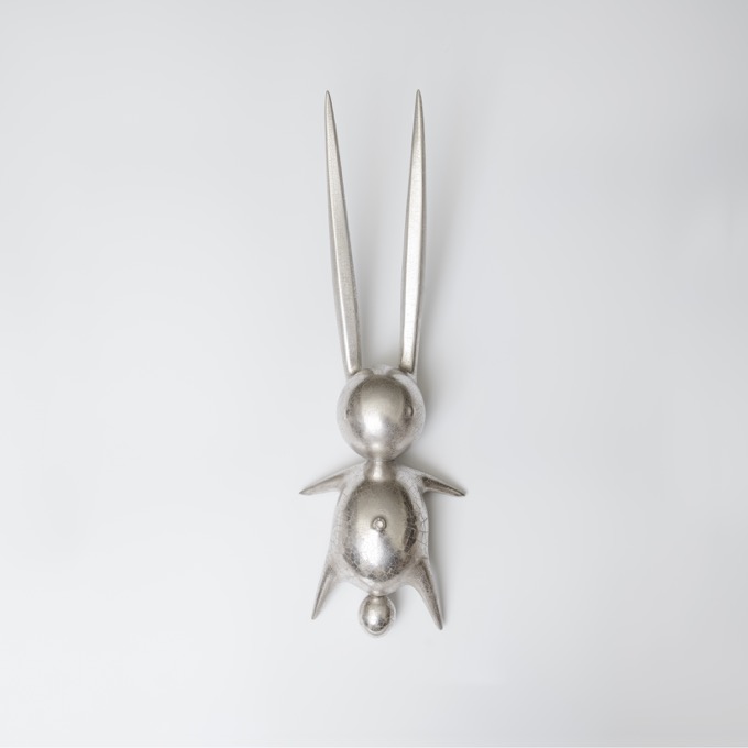 57_躺著的兔子（裂銀）_50x17.5x10cm_ceramics_2017