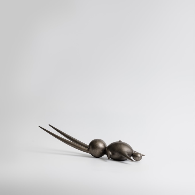 59_躺著的兔子（黑金）-2_50x17.5x10cm_ceramics_2017