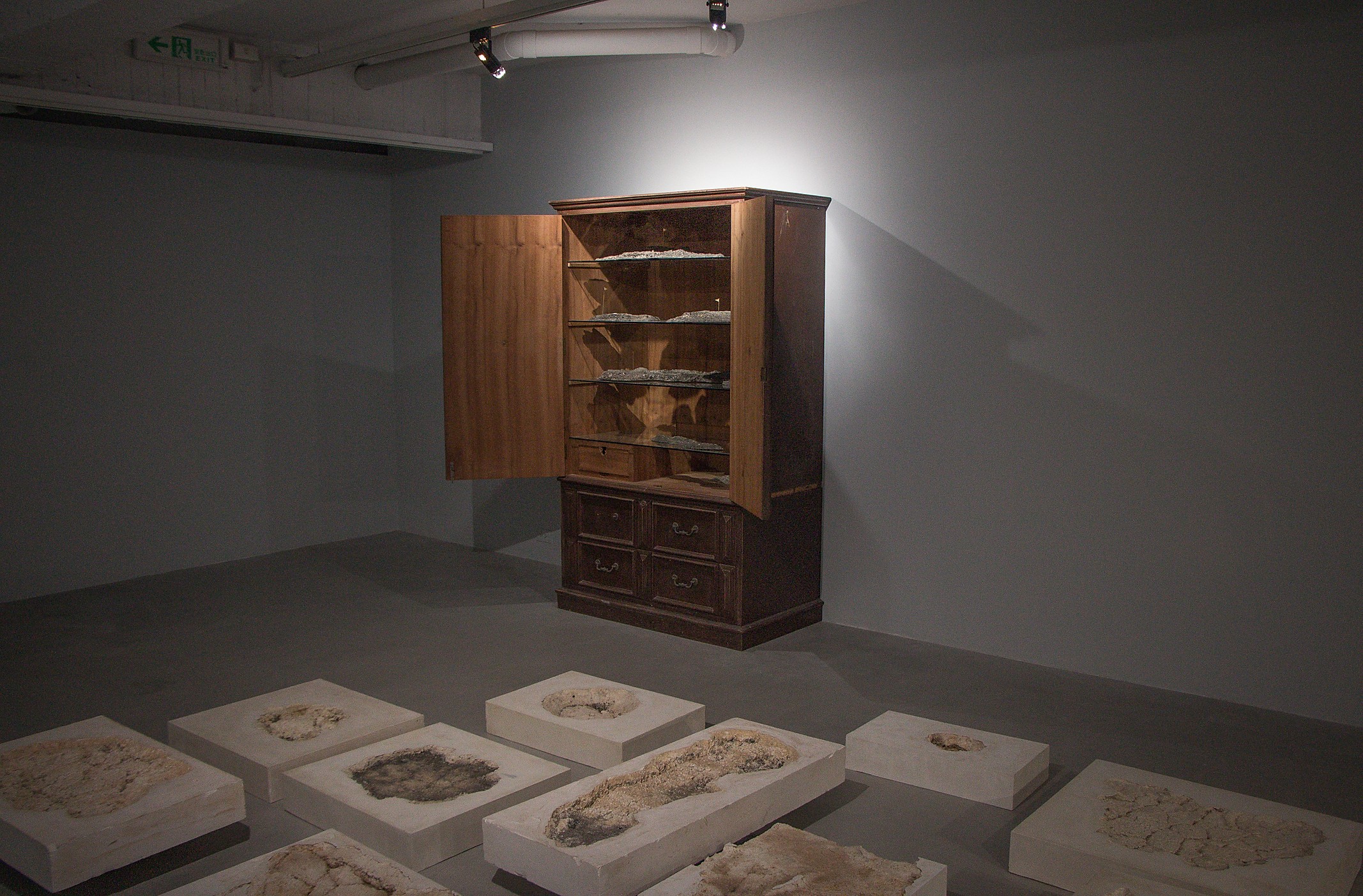 d30fb7_447036ff10af40679f71c821edc96faamv2_d_2579_1696_s_2