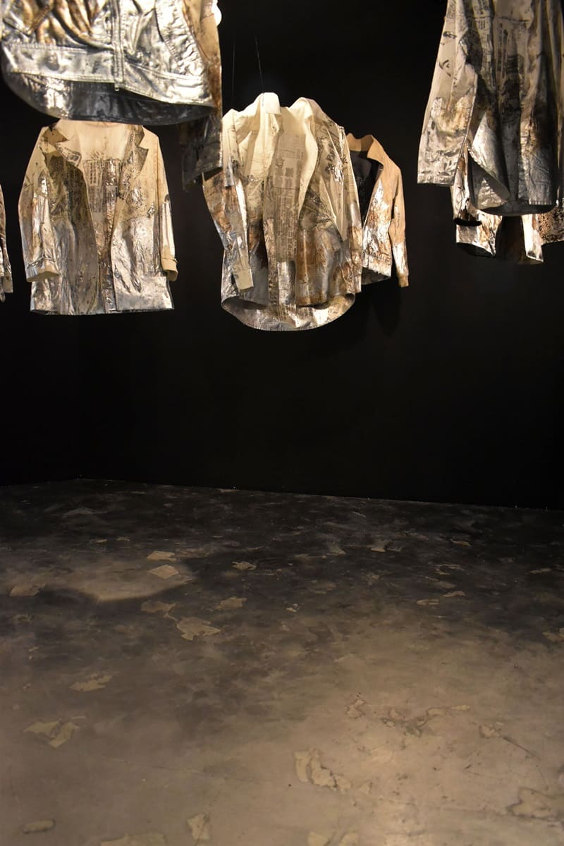 暗室-Dark-Room-衣物、銀箔、硫磺-Clothing-silver-foil-lamp-bulb-sulfur-2019-7