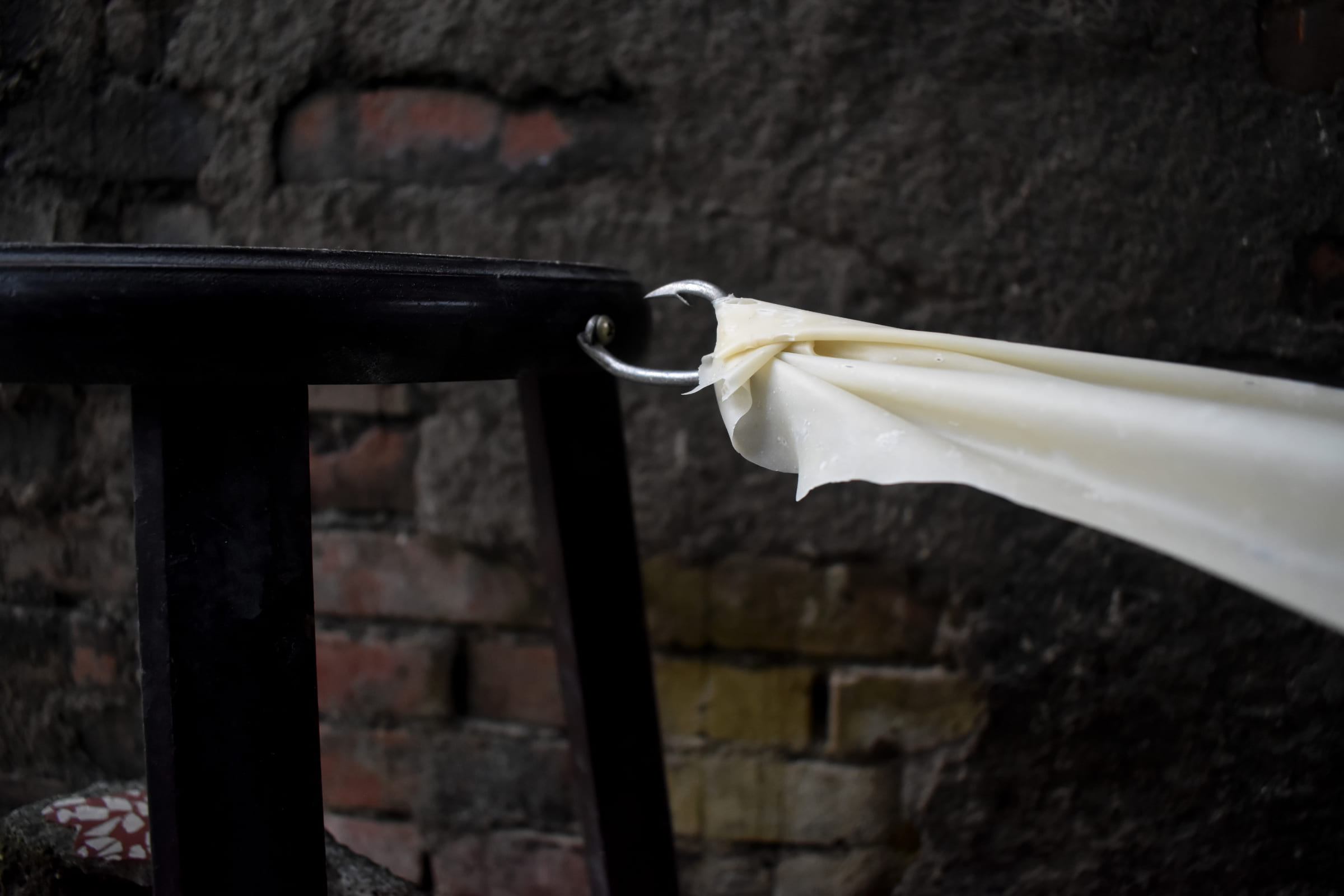 胼胝日記07-Tylosis-Diary-乳膠、魚鉤、竹竿、現成物-Latex-fish-hooks-bamboo-poles-ready-made-objects2018
