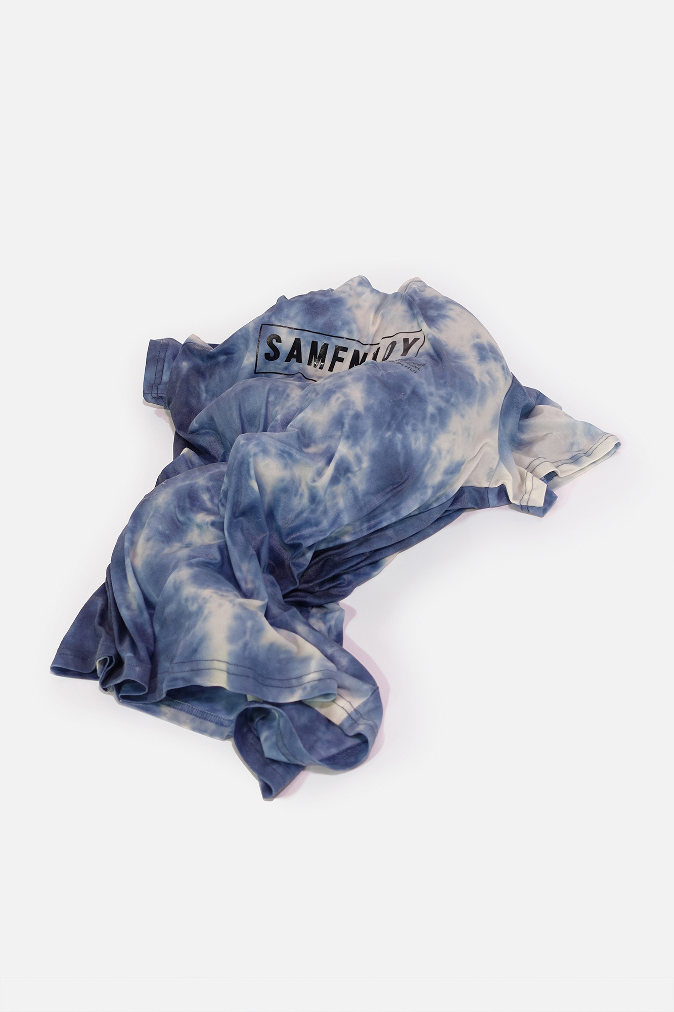 10.-Ni-Hao-SAMFNXOY-2022-cotton-and-resin-15-x-52-x-50-cm_1