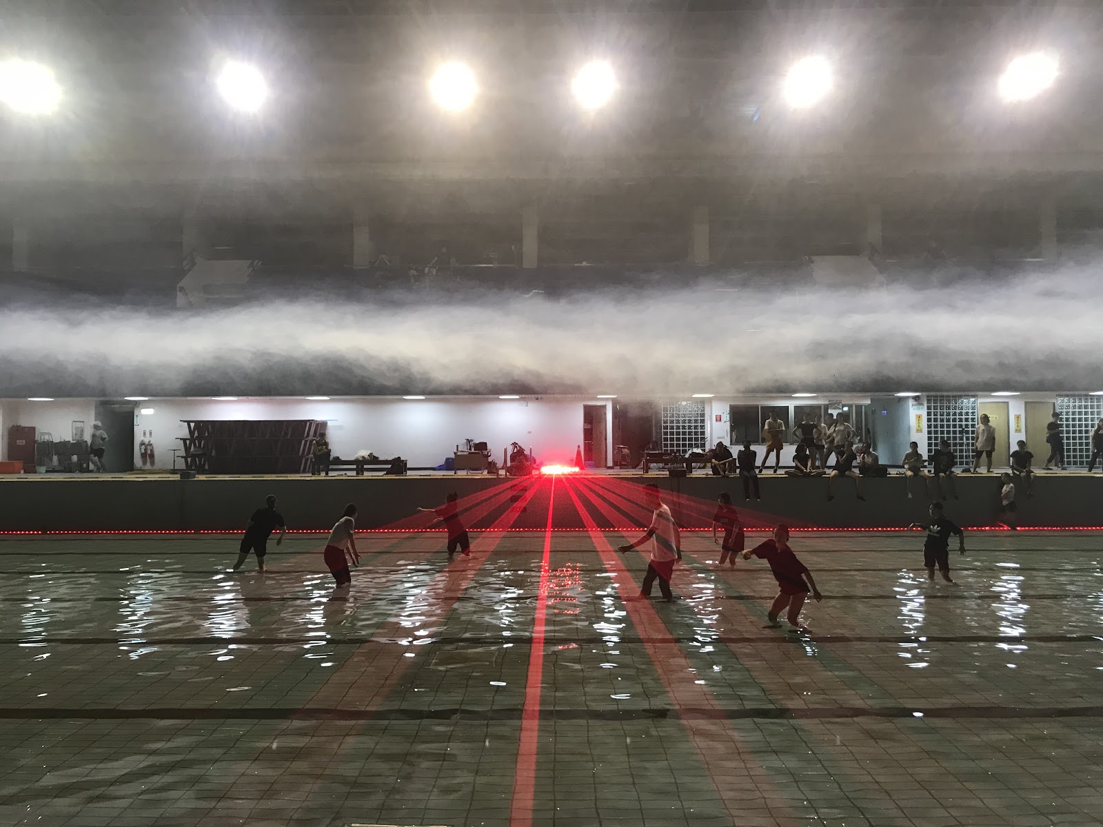 泳池上的一朵雲5