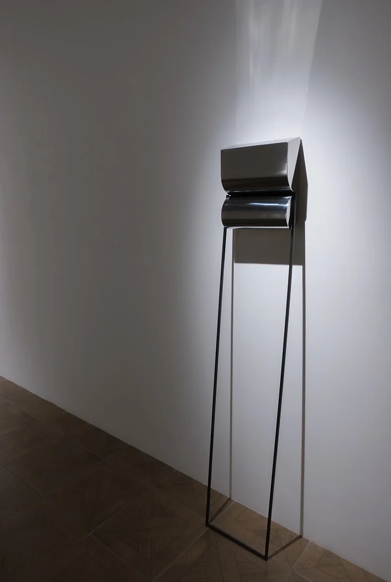 垂直的微彎-Bidirectional-bending-不鏽鋼、鐵-Stainless-steel-iron-169x33x36cm-2020