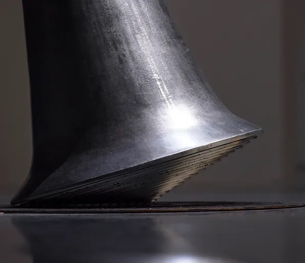 軌跡的影05-Locus-Shadow-05-不鏽鋼-Stainless-steel.-241x55x55cm.-2019-3