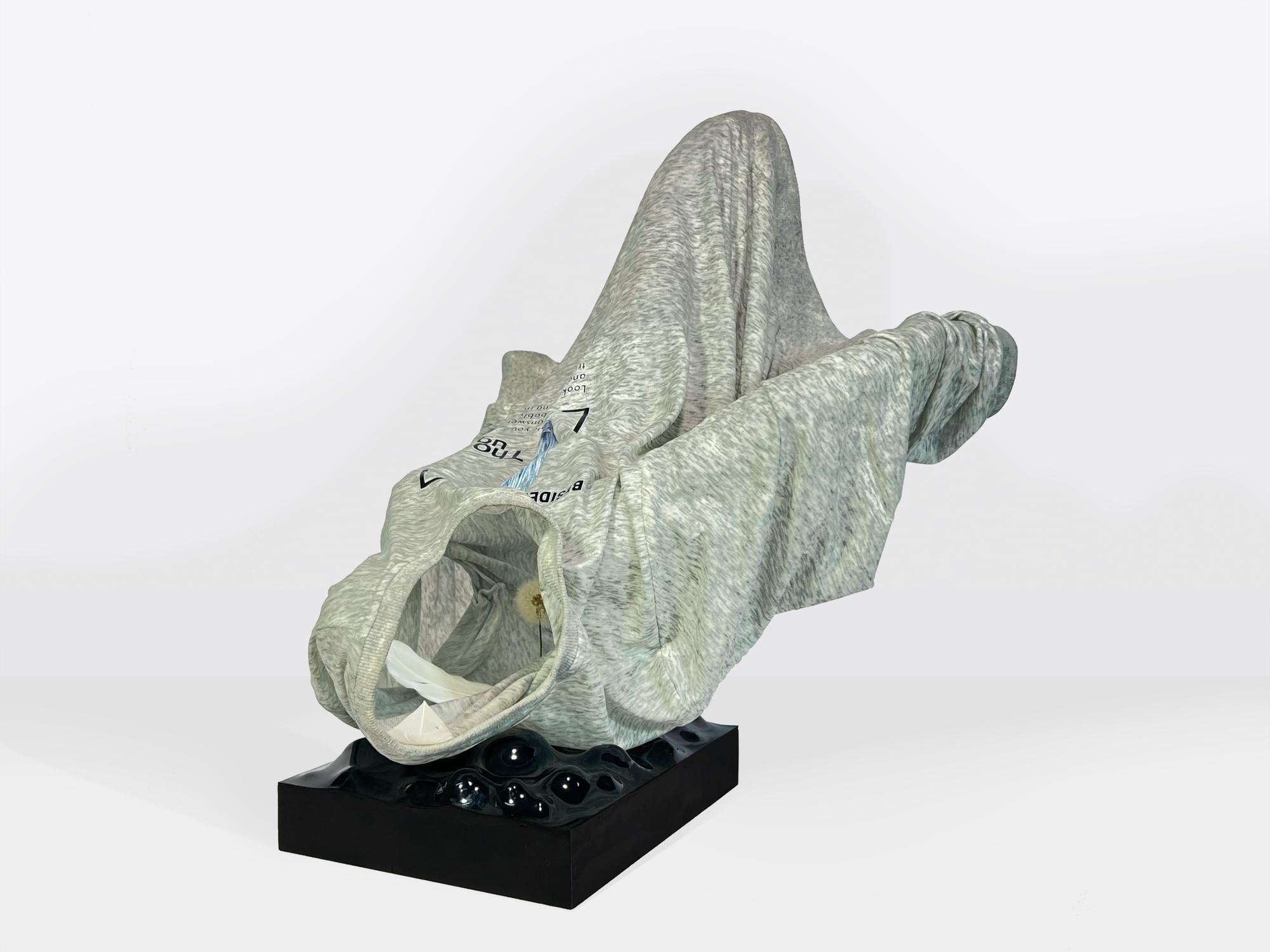 Ni-Hao--Fallen-Angel--2023--Found-shirt--epoxy-resin--dandelion--feathers--wood--plastic--64-x-53-x-59-cm_2